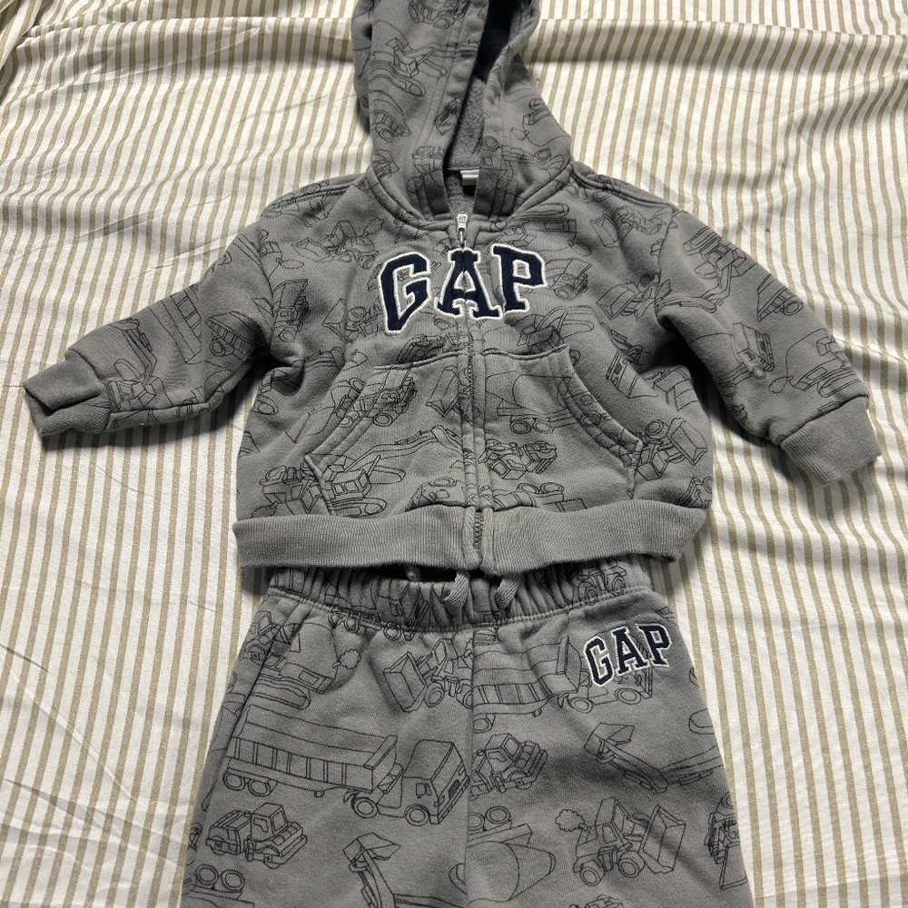 Fleece jogging suit by GAP